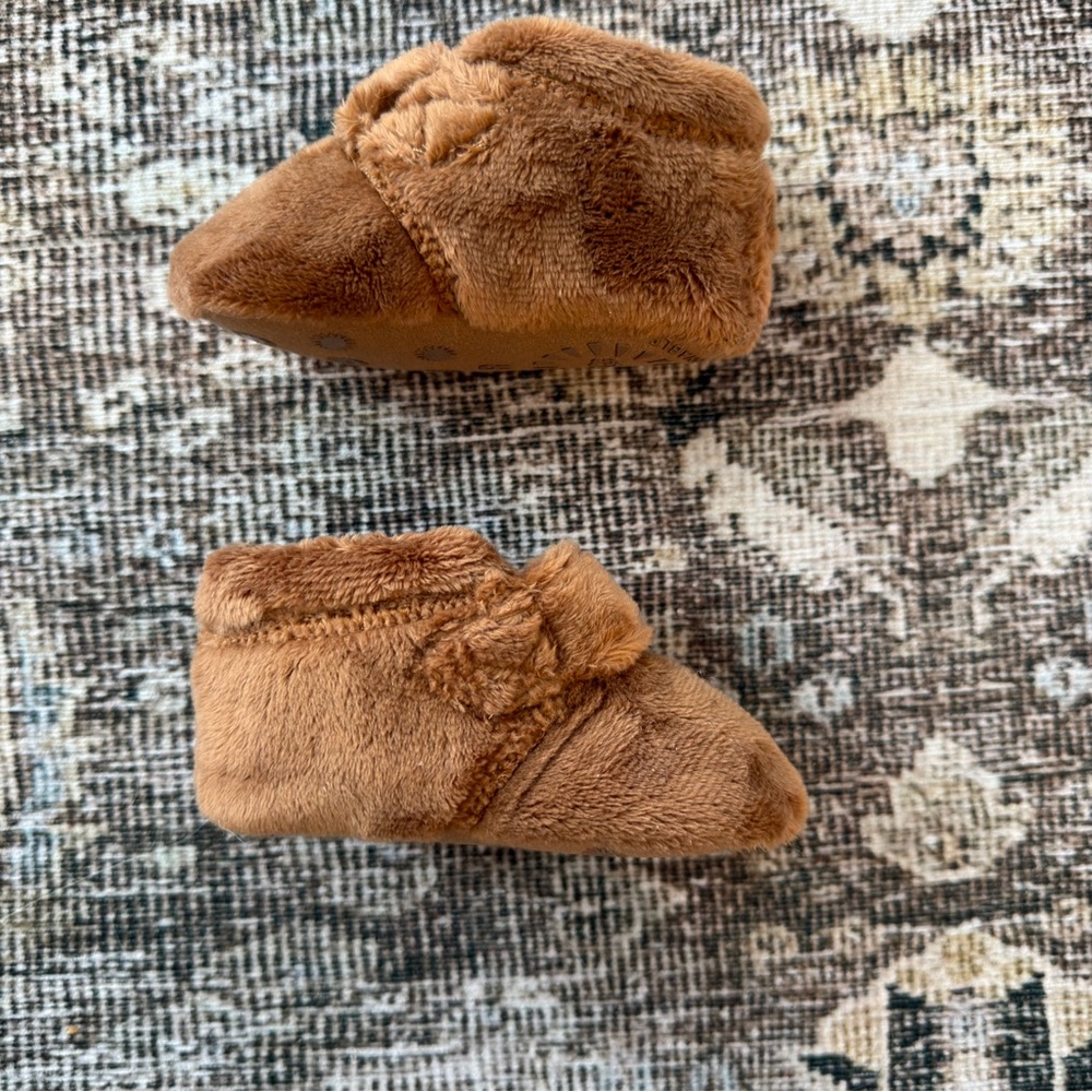 Baby Ugg Bixbee Chesnut Infant Booties Size 2/3T- NWOT - Picture 6 of 8